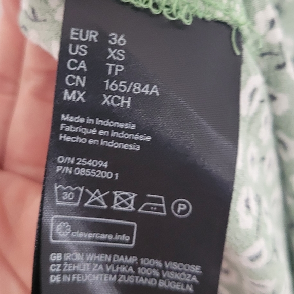 H&M Green floral midi dress, size XS - Picture 6 of 6